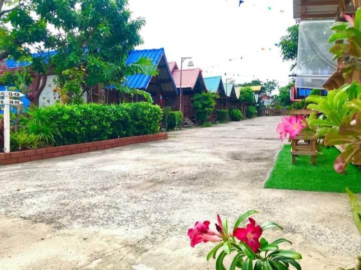 Talad Nam Klong Hae Resort Хатъяй Экстерьер фото